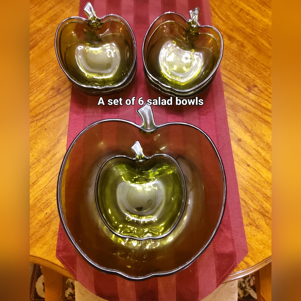 A beautiful set of salad dish.